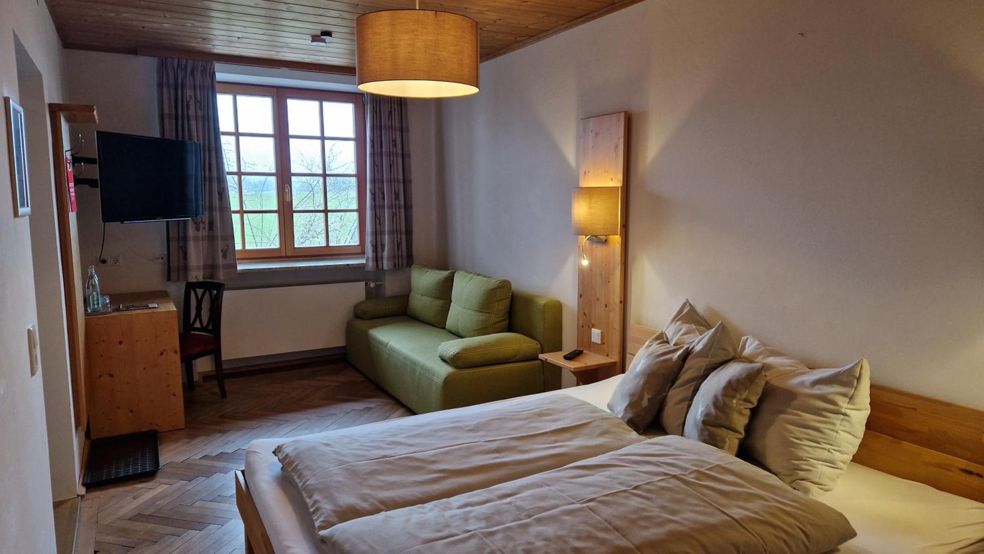 Hotel Landgasthof Alter Wirt Фишбахау Экстерьер фото